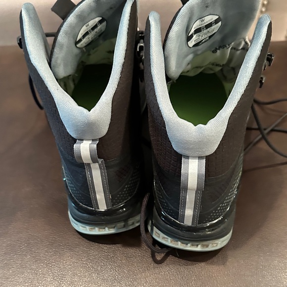 Altra Black and Gray Lace Up Boots - Picture 6 of 9